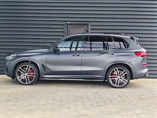 2021 BMW X5 M50i IV (G05/G18), серый, 8290000 рублей, вид 2