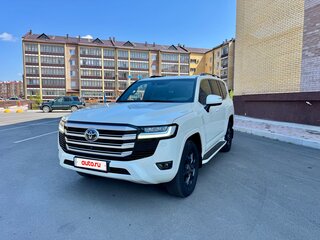 2023 Toyota Land Cruiser 300 Series, белый, 11300000 рублей, вид 1