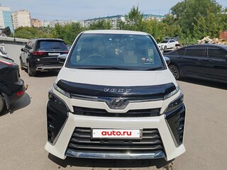 2018 Toyota Voxy III (R80) Рестайлинг, белый, 2555000 рублей, вид 1