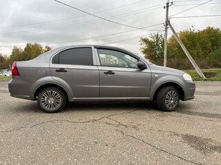 2011 Chevrolet Aveo I Рестайлинг, серый, 345000 рублей, вид 3