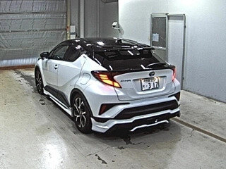 2023 Toyota C-HR I Рестайлинг, белый, 1945000 рублей, вид 4