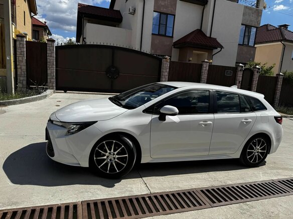 2022 Toyota Corolla XII (E210), белый, 1830000 рублей - вид 5