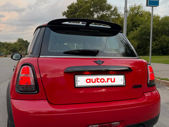 2012 Mini Hatch One II (R56) Рестайлинг, красный - вид 4