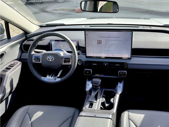 2026 Toyota RAV4 VI (XA60), белый, 4550000 рублей - вид 12