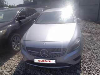 2013 Mercedes-Benz A-Класс 180 III (W176), серебристый, 879000 рублей, вид 2