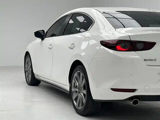 2021 Mazda 3 Axela IV (BP), белый, 1350000 рублей, вид 5