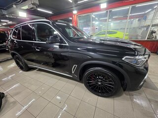 2019 BMW X5 25d IV (G05/G18), чёрный, 5350000 рублей, вид 4