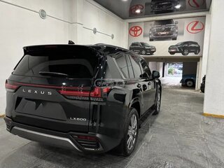 2025 Lexus LX 600 IV, чёрный, 16500000 рублей, вид 4