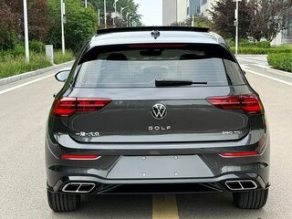 2023 Volkswagen Golf VIII, серый, 1985000 рублей, вид 4
