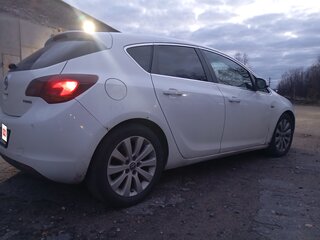 2011 Opel Astra J, белый, 460000 рублей, вид 3