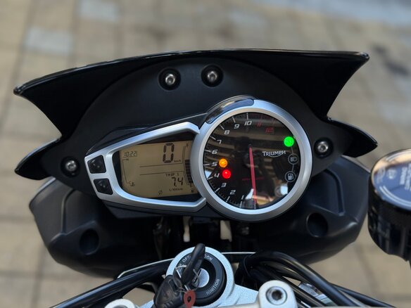 2014 Triumph Speed Triple, чёрный, 599000 рублей - вид 17