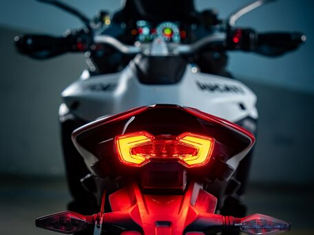 2026 Ducati Multistrada V4, белый, 4335000 рублей, вид 5