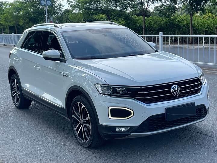 Открыть фотографии: Volkswagen T-Roc I (China Market)