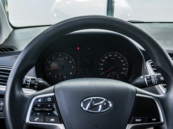 2020 Hyundai Solaris II Рестайлинг, белый - вид 17