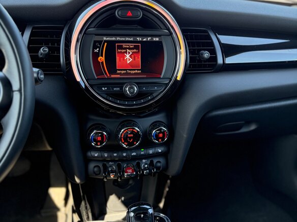 2021 Mini Hatch Cooper III (F55/F56) Рестайлинг, оранжевый, 2150000 рублей - вид 14