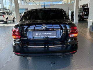 2015 Volkswagen Polo V Рестайлинг, чёрный, 1045000 рублей, вид 5