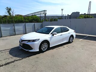 2019 Toyota Camry VIII (XV70), белый, 2150000 рублей, вид 2