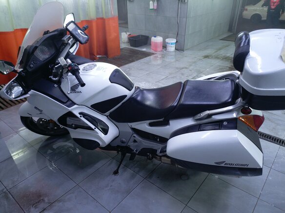 2004 Honda ST 1300, белый, 690000 рублей - вид 2