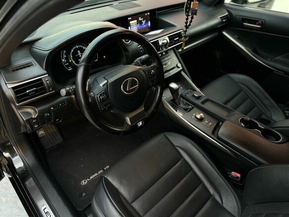 2018 Lexus IS 300 III Рестайлинг, чёрный - вид 6