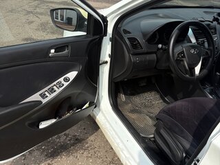 2015 Hyundai Solaris I Рестайлинг, белый, 548000 рублей, вид 5
