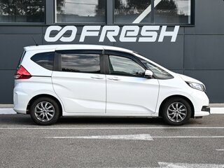 2019 Honda Freed II Рестайлинг, белый, 1729000 рублей, вид 5