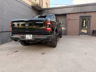 2023 Ram 1500 Quad Cab V, чёрный, 6680000 рублей, вид 4
