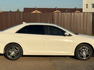 2016 Toyota Camry VII (XV50) Рестайлинг, белый, 2100000 рублей, вид 3