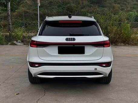 2026 Audi Q6L e-tron, белый, 6140000 рублей, вид 3