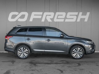 2021 Mitsubishi Outlander III Рестайлинг 3, серый, 2350000 рублей, вид 5