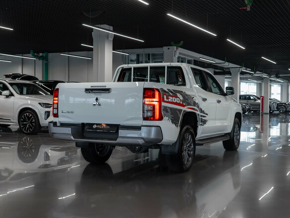 2025 Mitsubishi L200 VI, белый - вид 4