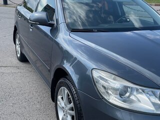 2011 Skoda Octavia II (A5) Рестайлинг, серый, 900000 рублей, вид 2