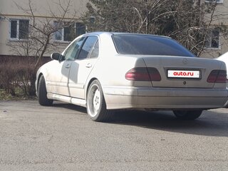2000 Mercedes-Benz E-Класс 200 II (W210, S210) Рестайлинг, серебристый, 580000 рублей, вид 5