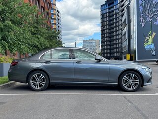 2021 Mercedes-Benz E-Класс 220 d V (W213, S213, C238) Рестайлинг, серый, 4699900 рублей, вид 4