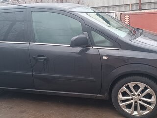 2011 Opel Zafira B Рестайлинг, чёрный, 850000 рублей, вид 3