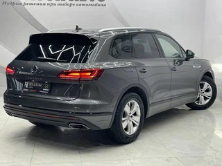 2021 Volkswagen Touareg III, серый, 6200000 рублей, вид 5
