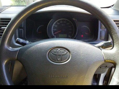 2006 Toyota HiAce, белый, 1800000 рублей, вид 5