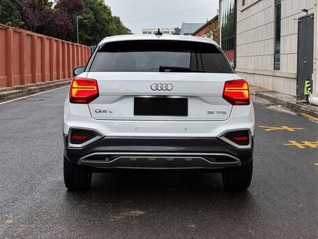 2022 Audi Q2 L 35 TFSI I Рестайлинг, белый, 1867000 рублей, вид 4