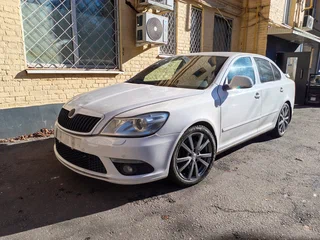 2010 Skoda Octavia RS II Рестайлинг, белый, 950000 рублей, вид 1