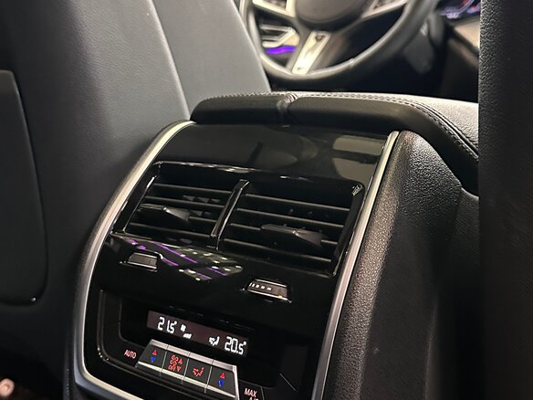 2021 BMW X6 40d III (G06), чёрный, 9300000 рублей - вид 11