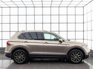 2021 Volkswagen Tiguan II Рестайлинг, коричневый, 2799000 рублей, вид 5