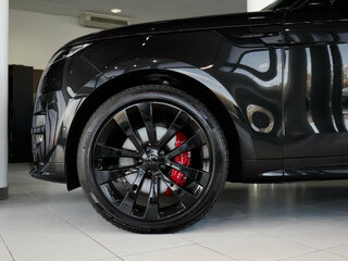 2026 Land Rover Range Rover Sport P400 MHEV III, чёрный, 18800000 рублей, вид 4