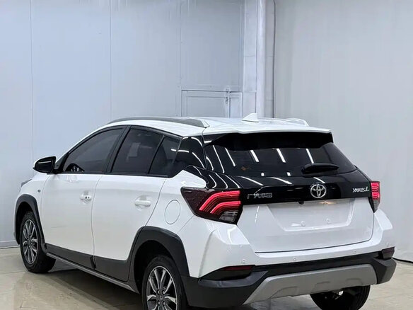 2022 Toyota Yaris L X XP150 Рестайлинг, белый, 1019099 рублей - вид 5