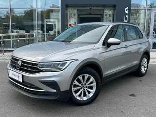 2021 Volkswagen Tiguan II Рестайлинг, серебристый, 2399000 рублей, вид 1