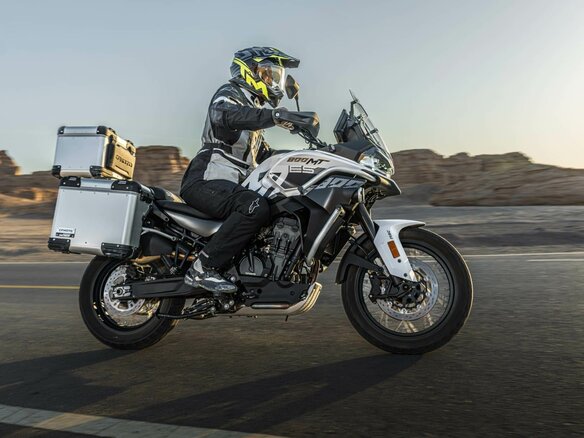 2026 CFMoto 800MT Explore, белый - вид 2
