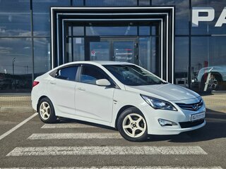 2015 Hyundai Solaris I Рестайлинг, белый, 870000 рублей, вид 3