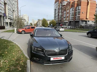 2016 Skoda Superb III, серый, 1350000 рублей, вид 4