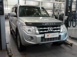 2013 Mitsubishi Pajero IV Рестайлинг 1, серый, 1720000 рублей, вид 2