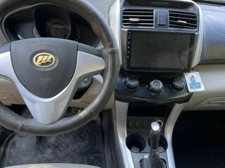 2012 Lifan X60 I, белый, 400000 рублей, вид 4