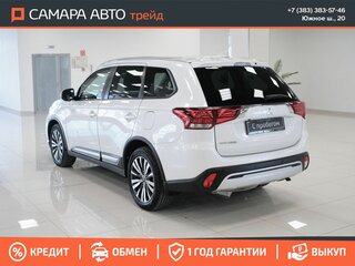 2020 Mitsubishi Outlander III Рестайлинг 3, белый, 2551000 рублей, вид 5