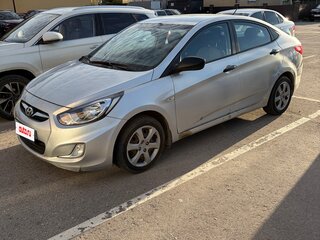 2011 Hyundai Solaris I, серебристый, 575000 рублей, вид 1
